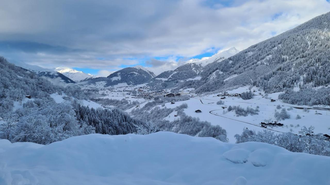 Chesa Prema Bed & Breakfast - Restaurant Disentis Buitenkant foto
