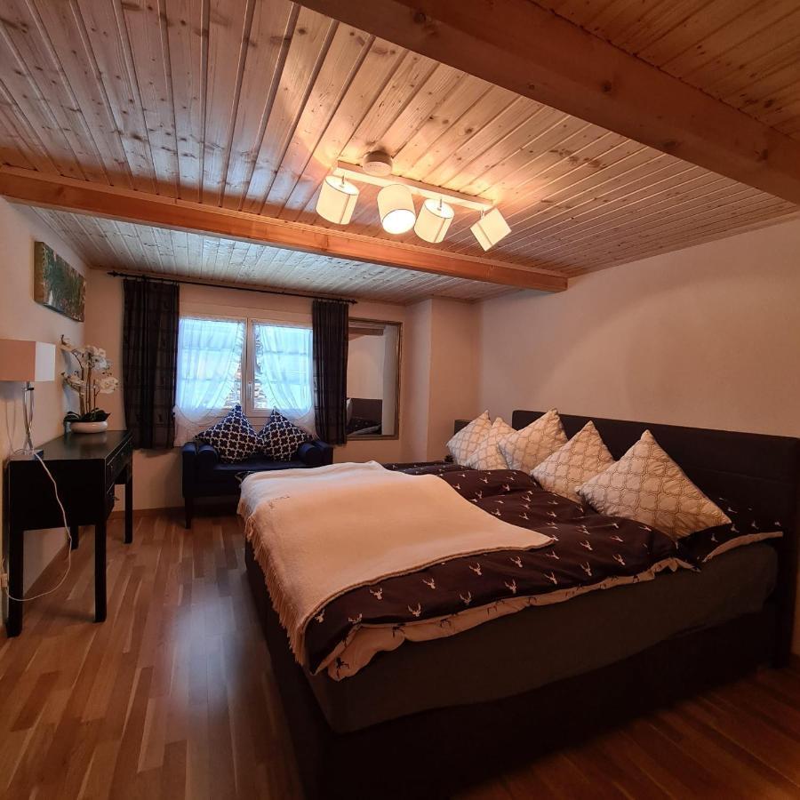 Chesa Prema Bed & Breakfast - Restaurant Disentis Buitenkant foto