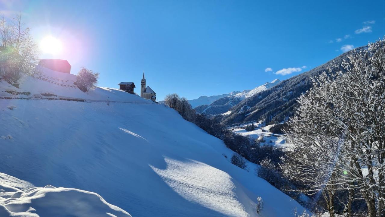 Chesa Prema Bed & Breakfast - Restaurant Disentis Buitenkant foto