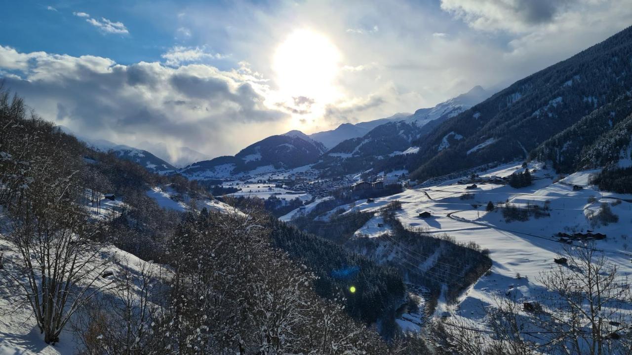 Chesa Prema Bed & Breakfast - Restaurant Disentis Buitenkant foto